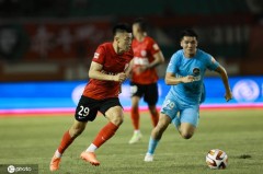 北京国安三后卫阵型遇挑战，赛迪恩战术调整效果不佳，下课传闻不断