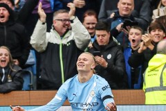 穆里尼奥率队欧联杯首战2-1取胜，利物浦旧将齐米卡斯助威